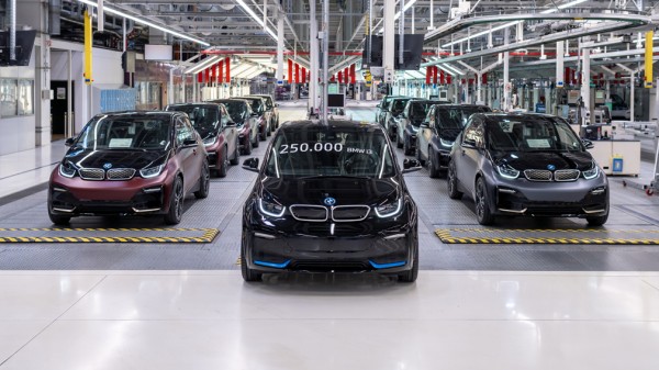 Компания BMW сообщила о завершении серийного выпуска электрокара i3 Компания BMW сообщила о завершении серийного выпуска электрокара i3