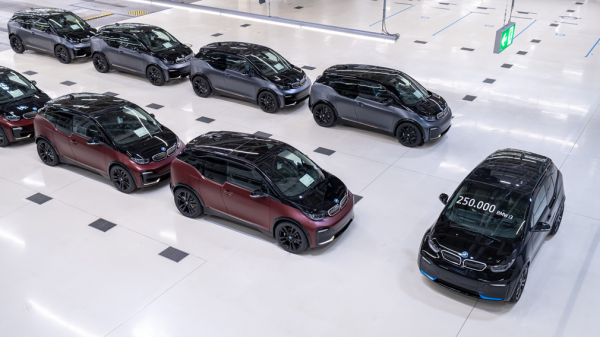 Компания BMW сообщила о завершении серийного выпуска электрокара i3 Компания BMW сообщила о завершении серийного выпуска электрокара i3