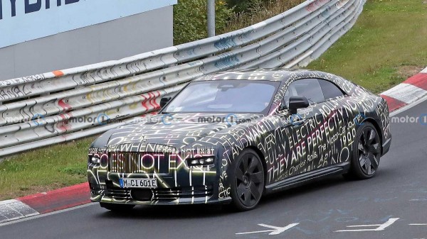 На тестах замечен прототип электрического седана Rolls-Royce Spectre