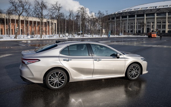 
            Минус миллион. Первый тест-драйв китайской Toyota Camry
        