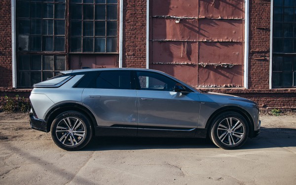 Не седан и без V8. Первый тест-драйв электрического Cadillac Lyriq
Не седан и без V8. Первый тест-драйв электрического Cadillac Lyriq