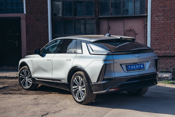 Не седан и без V8. Первый тест-драйв электрического Cadillac Lyriq
Не седан и без V8. Первый тест-драйв электрического Cadillac Lyriq