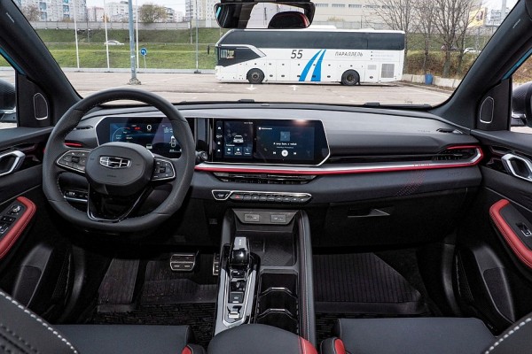 Покупаем Geely Coolray: бестселлер, дарящий эмоции Покупаем Geely Coolray: бестселлер, дарящий эмоции