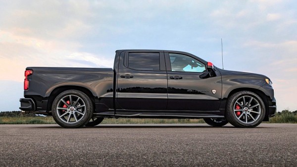 Сообразили на двоих: Callaway и Waldoch сделали уличный масл-трак на базе Chevy Silverado