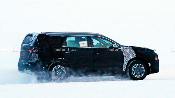 Обновленный Hyundai Santa Fe появится в России в 2020 году Обновленный Hyundai Santa Fe появится в России в 2020 году