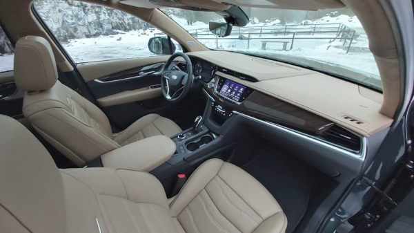 Cadillac XT6 поступит к российским дилерам в марте следующего года
