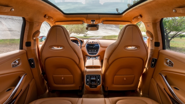 Раскрыты цены и&nbsp;интерьер кроссовера Aston Martin DBX