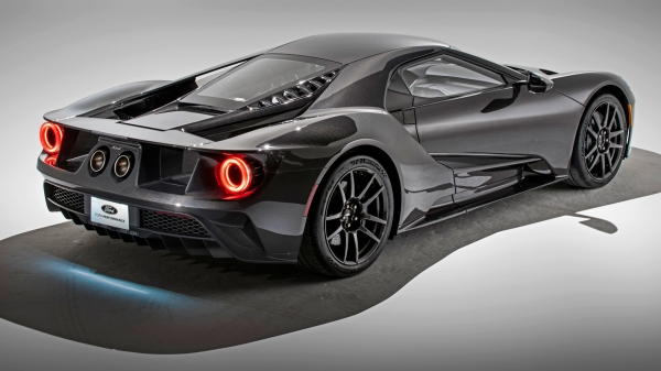 Суперкар Ford GT стал мощнее и&nbsp;обрёл версию Liquid Carbon