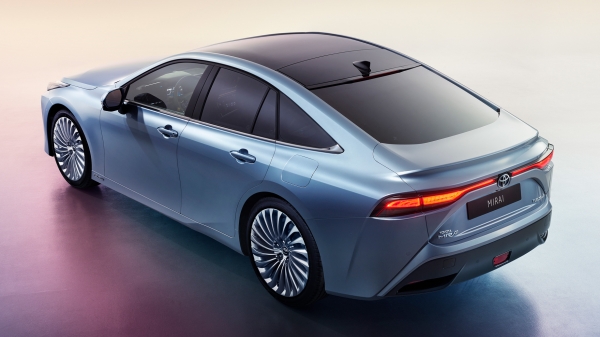 Серийный водородомобиль Toyota Mirai сохранил облик концепта