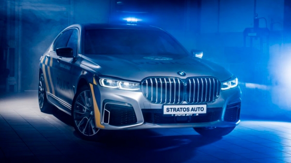 BMW представила полицейские BMW 745Le xDrive BMW представила полицейские BMW 745Le xDrive
