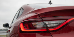 От Granta Cross до Porsche Taycan: 20 главных новинок года для России 