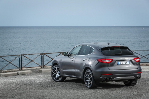 Озвучили стоимость мощных вариаций Maserati Levante для России