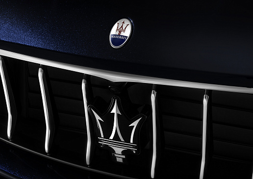 Озвучили стоимость мощных вариаций Maserati Levante для России